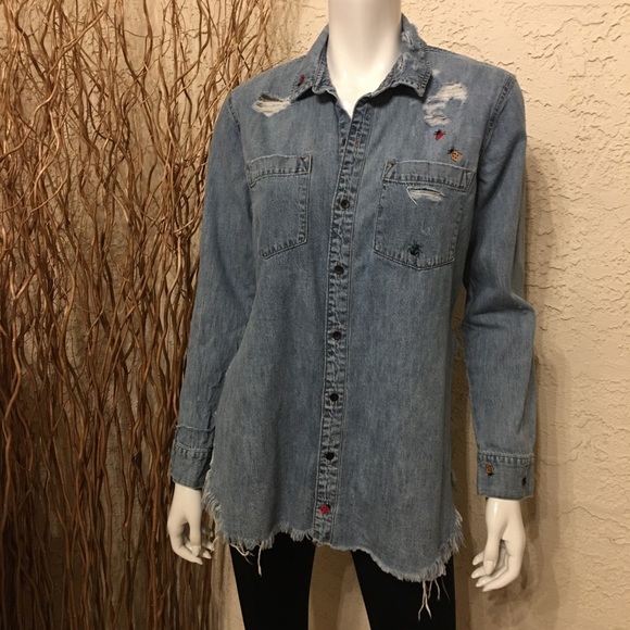 Lucky Brand 🐞 Denim Boyfriend Shirt w/Embroidery Sz S - Picture 5 of 16